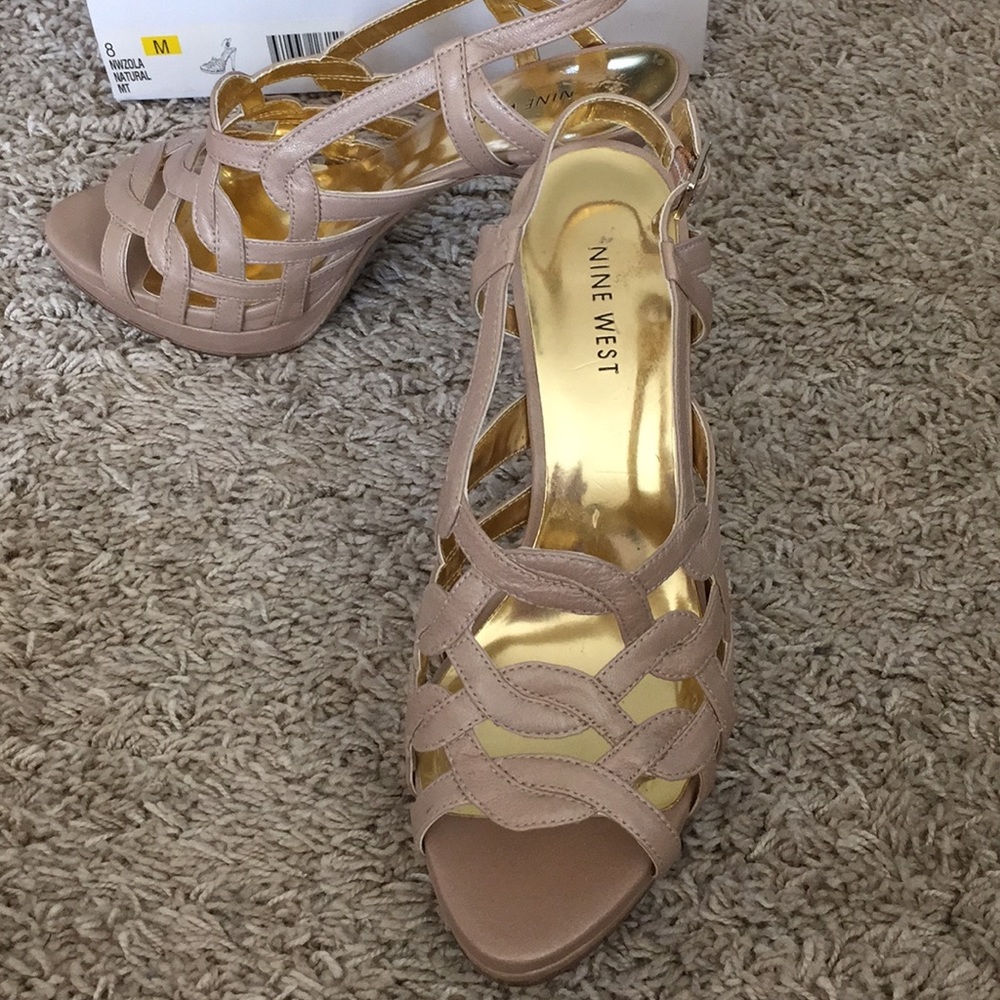Platform Shoe - Picture 2 of 3